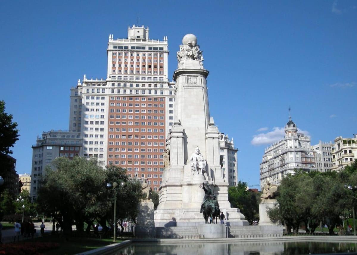 Wanderlust Apartaments Gran Via Madrid Exterior photo